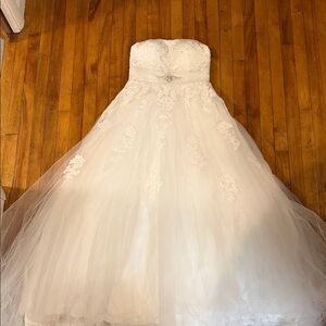 Venus Bridal Elegant White Wedding Dress